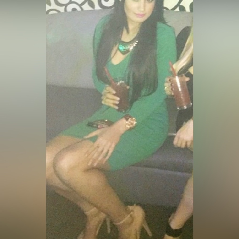 Thick material Bebe dress